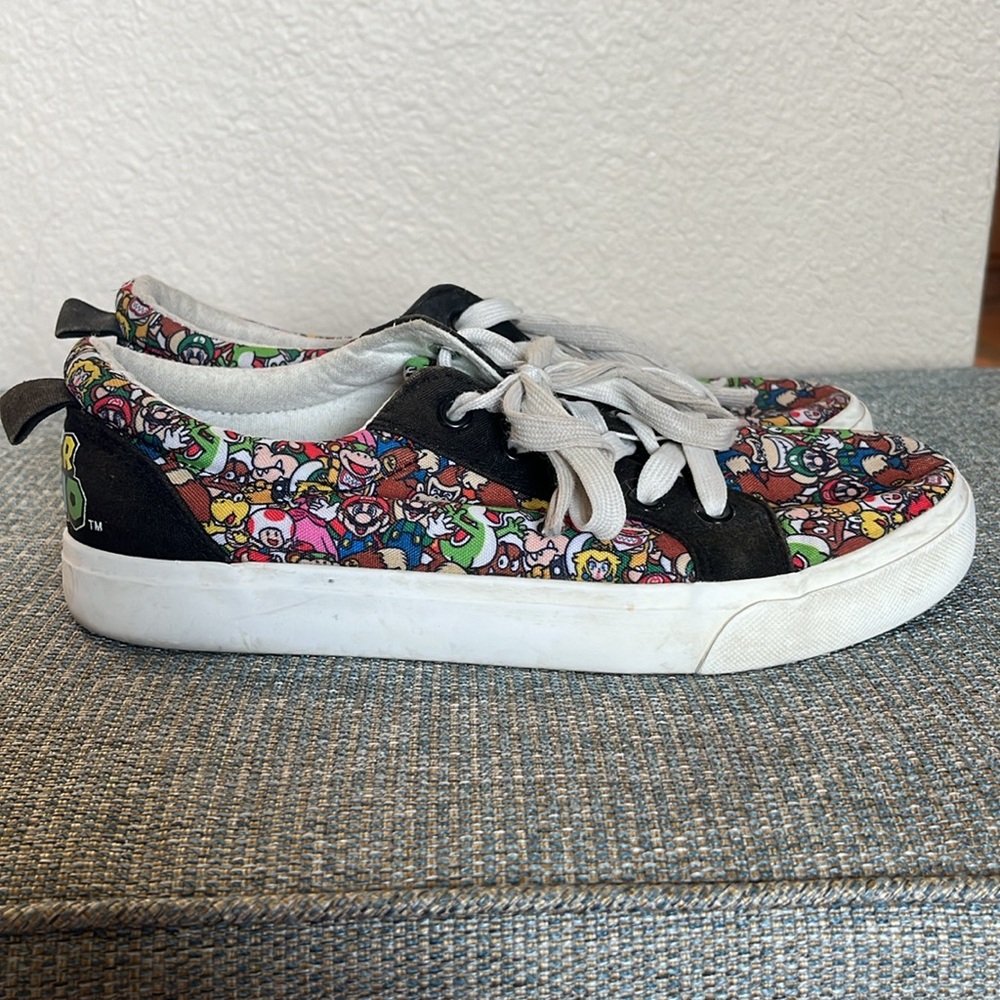 Super Mario Nintendo Sneakers Size 6 - Picture 4 of 6